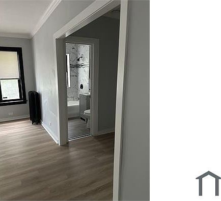 3rd image of 5220 S Harper Ave APT 205