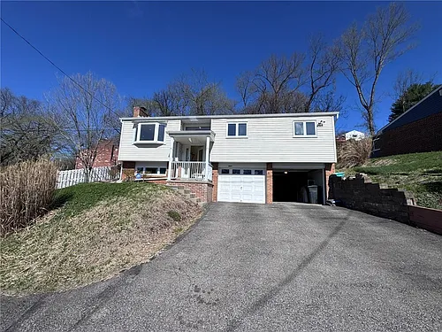 1027 Middle Rd Photo 1
