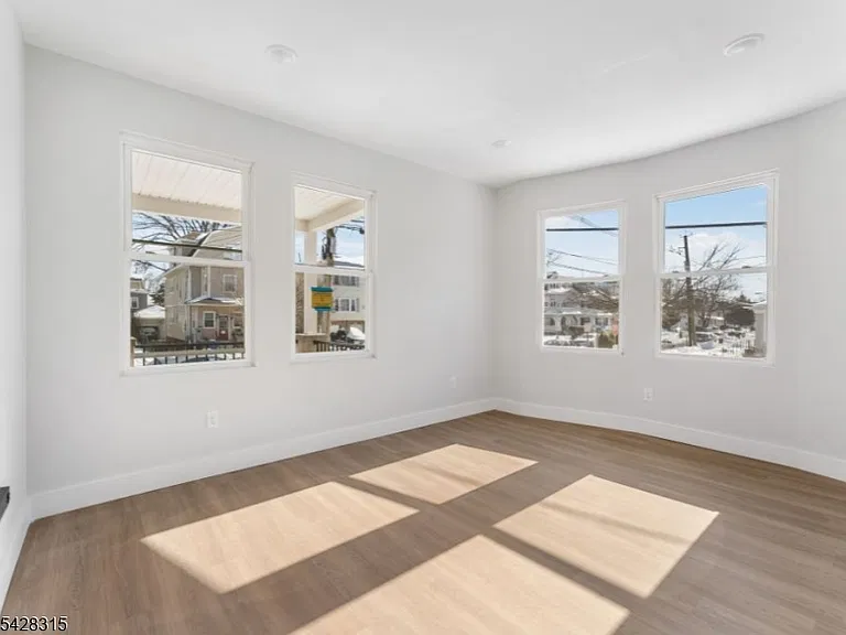 977 Sanford Ave #1 — Photo 11