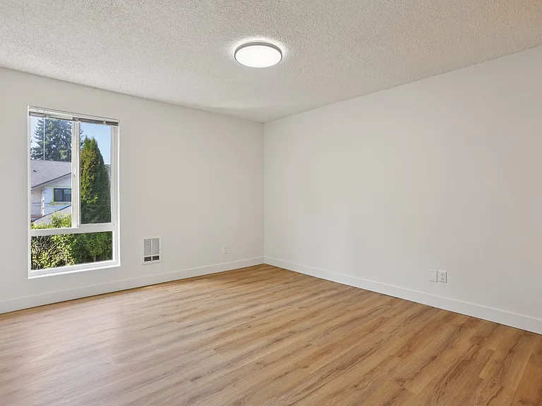 Olympic West Apartments — Photo 29