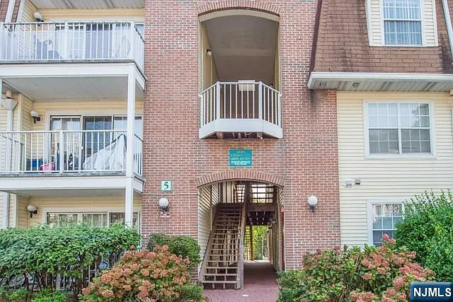400 Crown Ct #561 — Photo 19