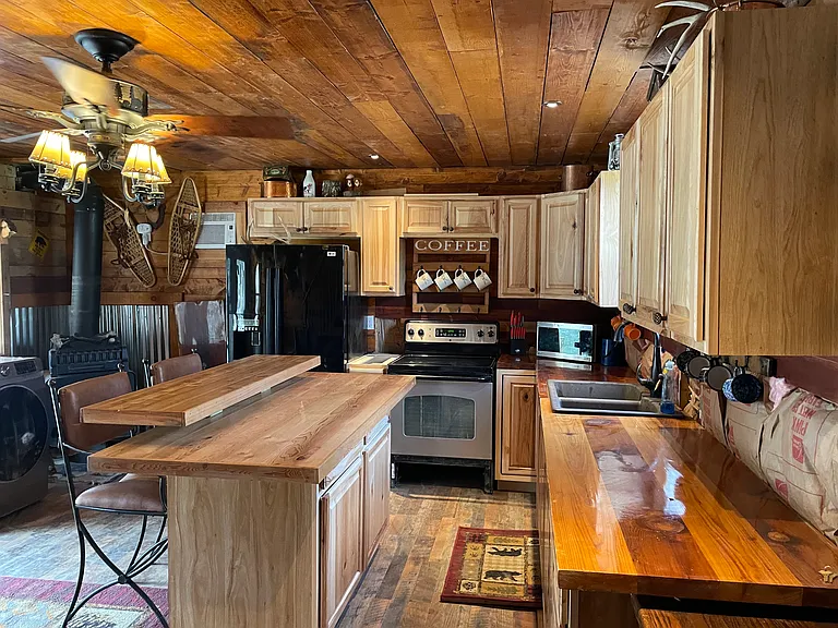 1421 River Rd — Photo 38