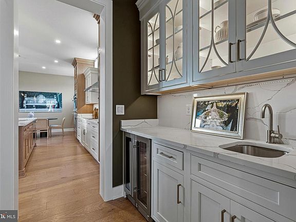7th image of this home