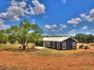 706 E Tarrant St, Llano, TX 78643