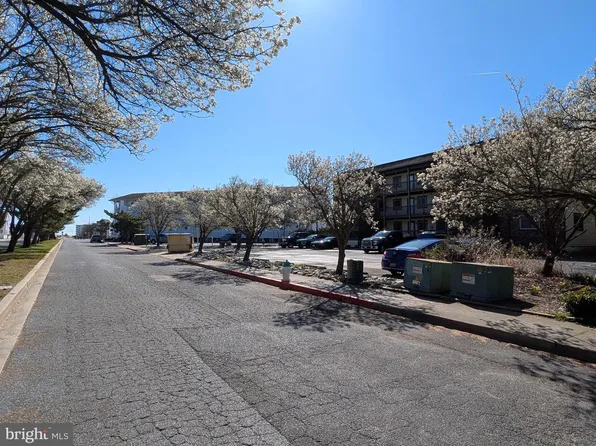 411 146th St #122, Ocean City, MD 21842