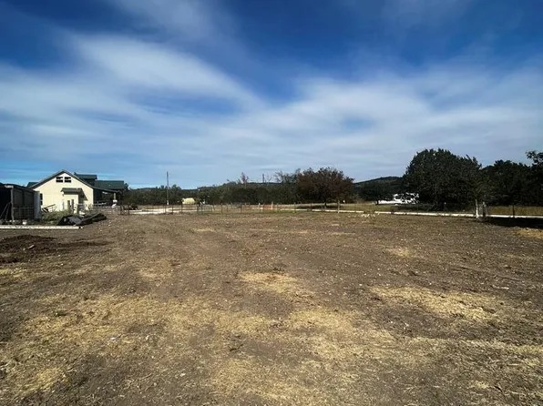 319 Turkey Trot Rd, Uvalde, TX 78801