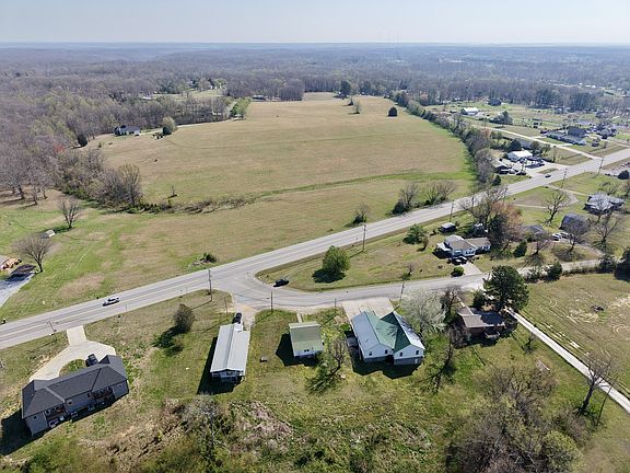 4th image of 1431 Old Charlotte Rd