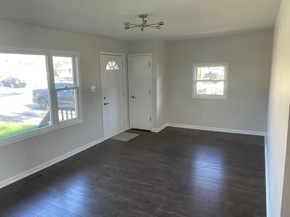 709 Oriole Trl, McHenry, IL 60051