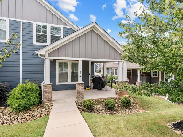 550 Twin Lake Rd, Greenville, SC 29609
