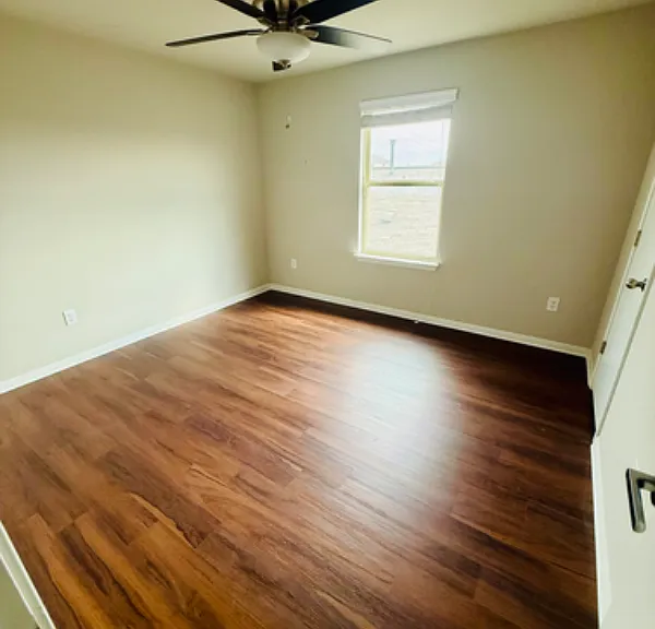 400 Eagle Brook Ln — Photo 11