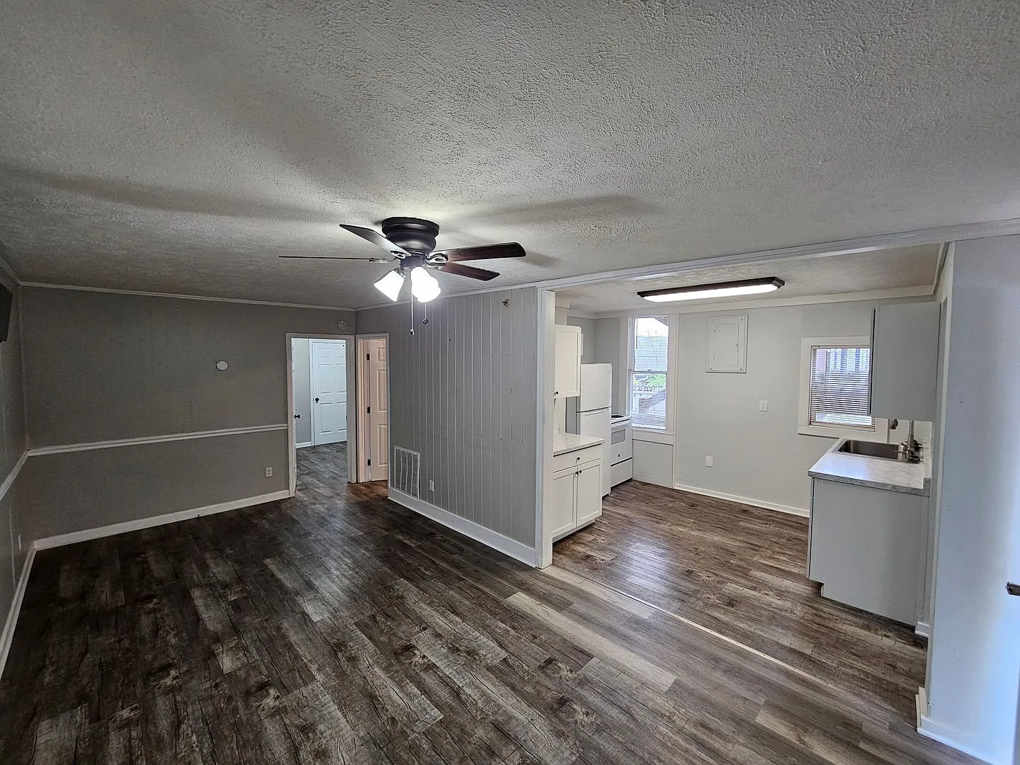 2 bedroom apartment near Maryville High available to call home Now! — Photo 3