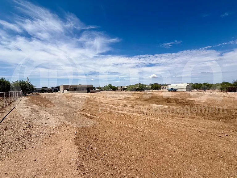 934 E Carlise Rd — Photo 24