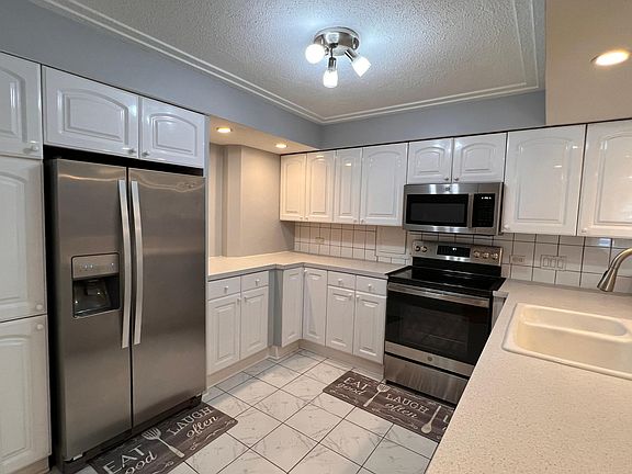 3rd image of 4619 Kings Walk Dr