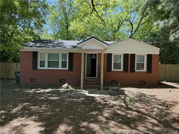 4909 Walnut Dr, Fayetteville, NC 28304