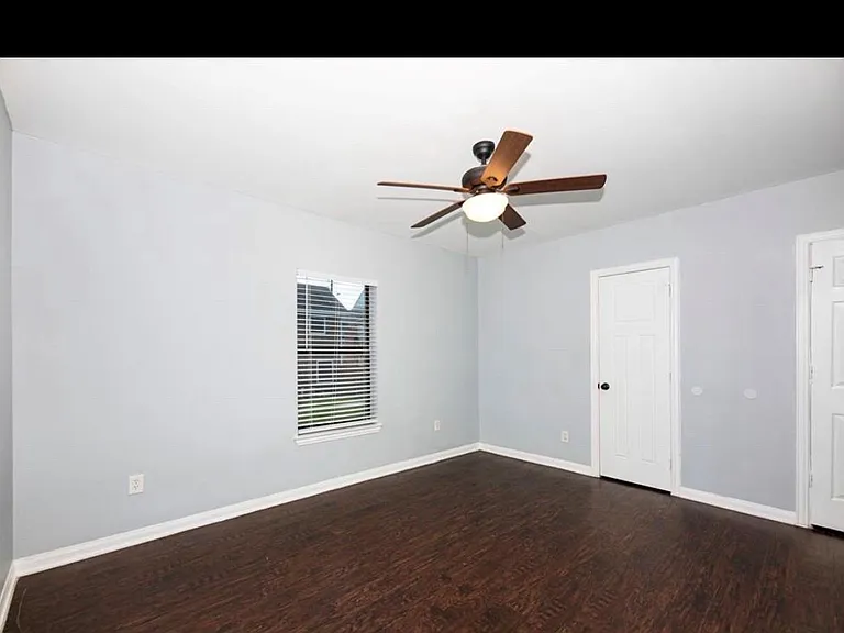2719 Virginia St — Photo 5