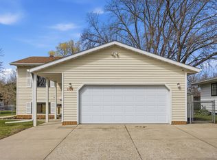 1109 9th St N, Moorhead, MN 56560