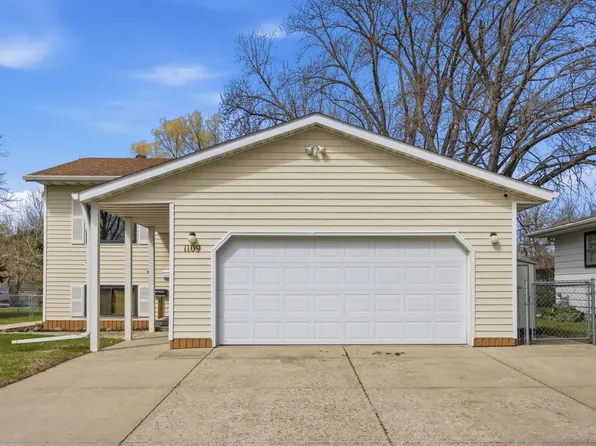 1109 9th St N, Moorhead, MN 56560