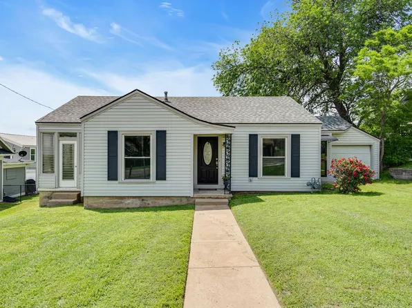 802 S Trinity St, Decatur, TX 76234