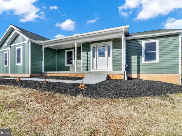 16562 Dolf Rd, Stewartstown, PA 17363