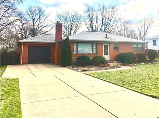 2866 Sharonwood Ave NW, Canton, OH