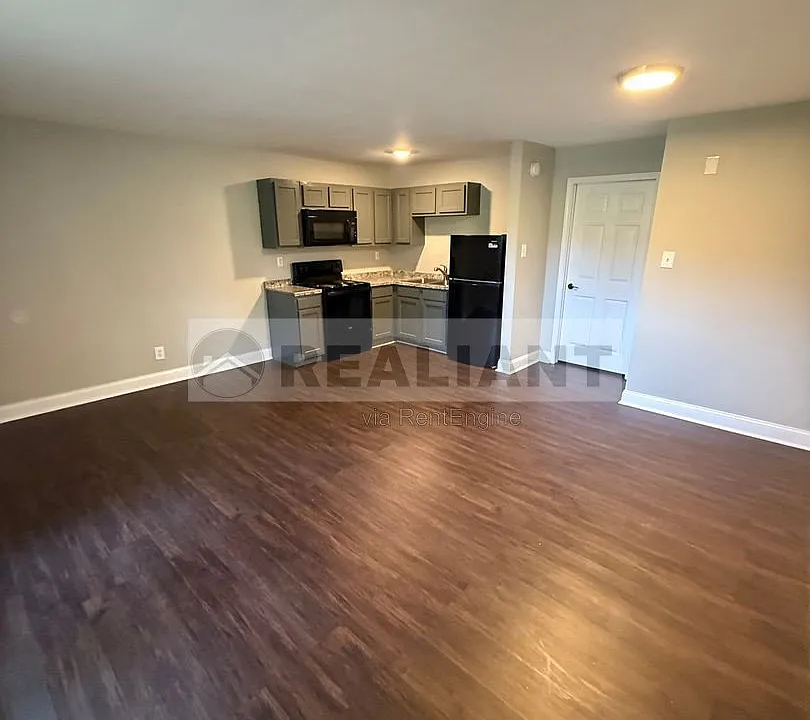 2021 Cambridge Dr #3
