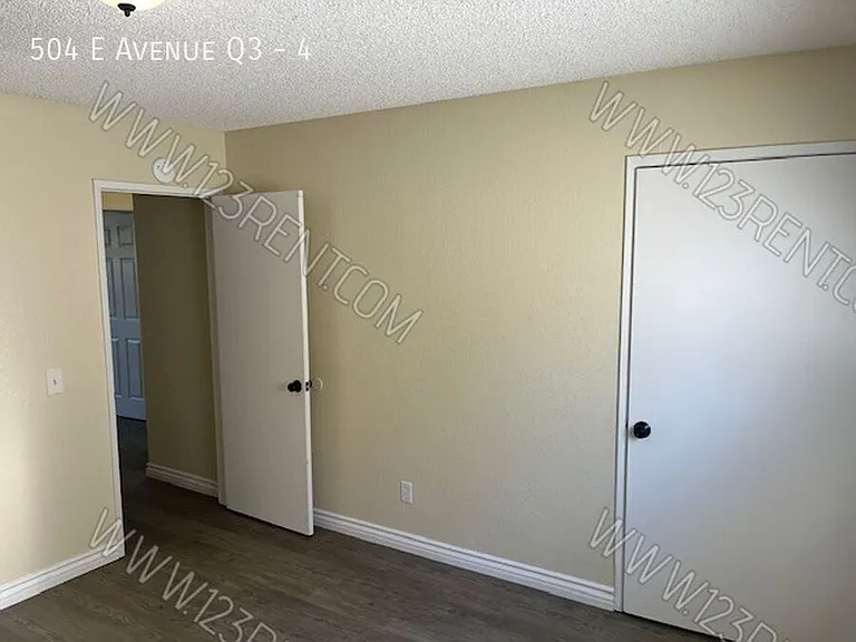 504 E Avenue Q3 #4 — Photo 16