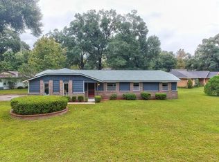 2733 N Saratoga Rd, Deland, FL 32720