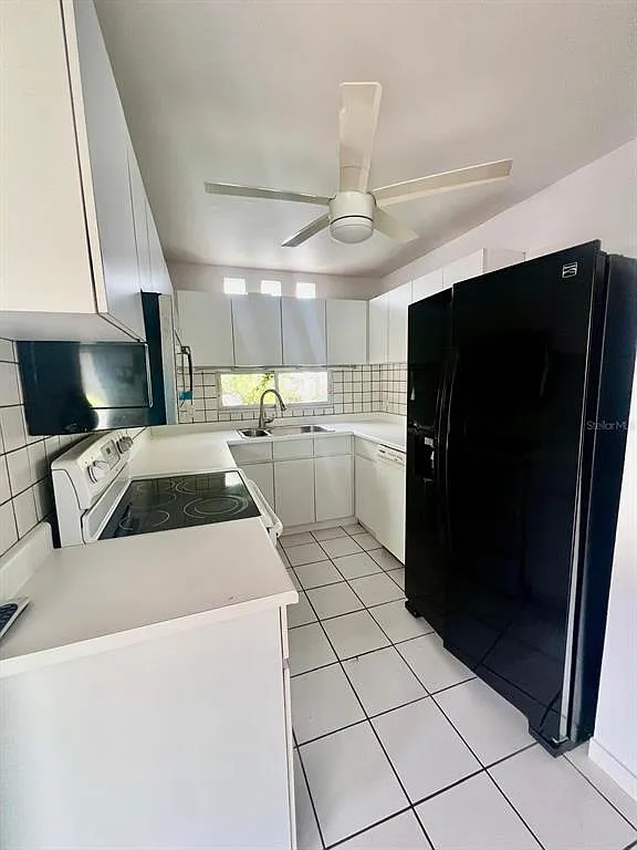 4 bed, 2.5 bath, 2558 sqft, $2,800 — Photo 3