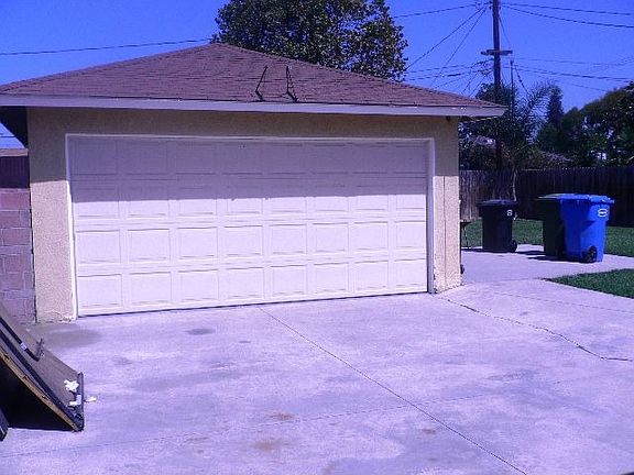 3rd image of 9109 Coachman Ave