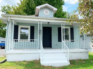 550 Leslie Ave, Wood River, IL 62095