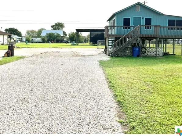 116 Joy St, Port O Connor, TX 77982