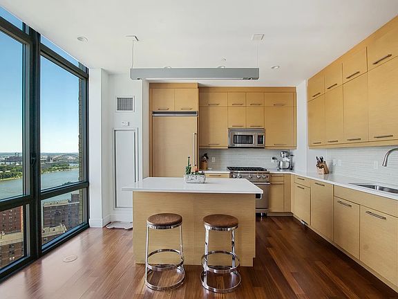 4th image of 333 E 91st St #33AB