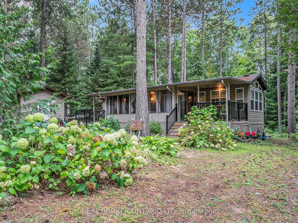 240 Pinewood Park Rd #H10, Whitewater Region, ON K0J 1Y0