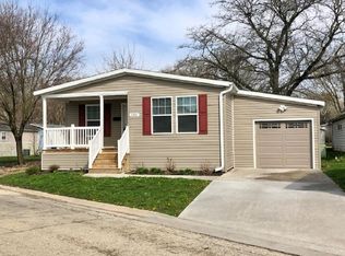 180 Parkwood Rd, Elgin, IL 60123