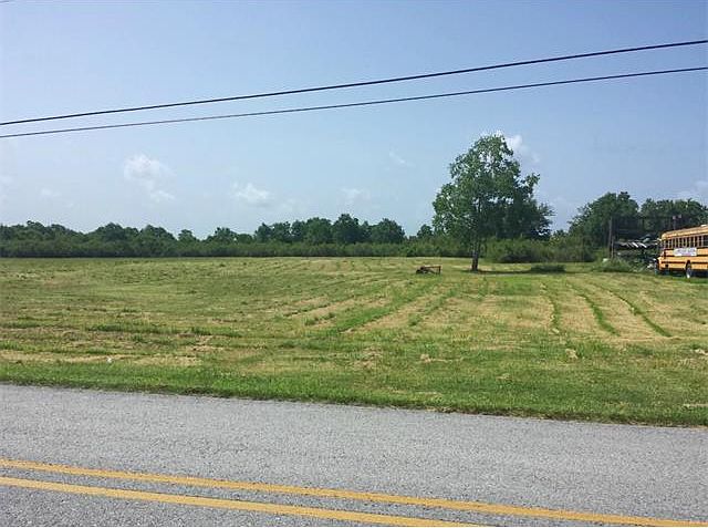 1st image of 3913 Delacroix Hwy