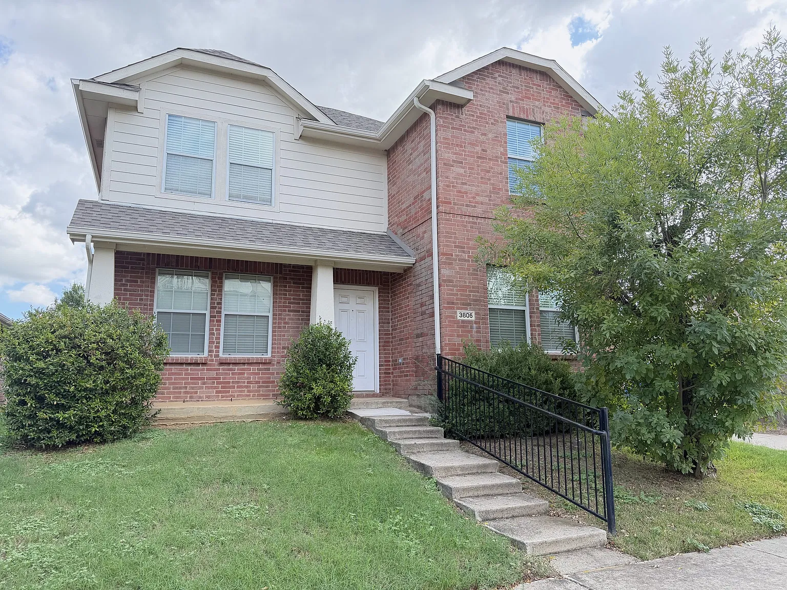 3 bed, 2.5 bath, 1812 sqft, $1,995 — Photo 2