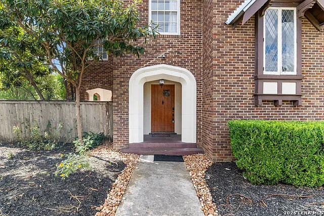 3 bed, 2.5 bath, 2577 sqft, $3,995 — Photo 3