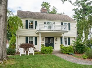103 Foxcroft Rd, West Hartford, CT 06119