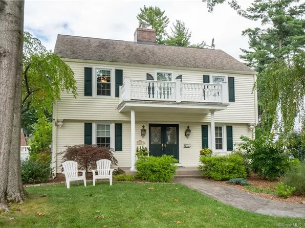 103 Foxcroft Rd, West Hartford, CT 06119