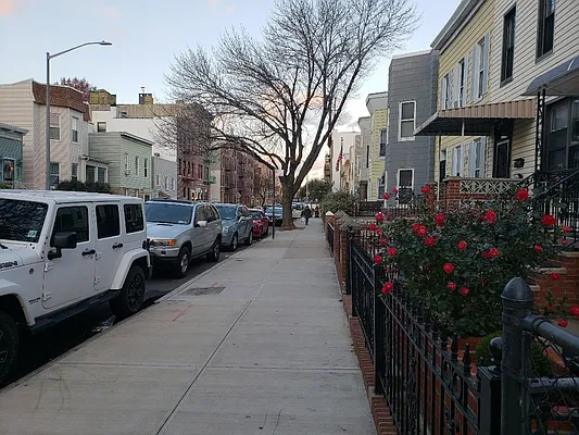 Rented by US # 1 Realty | media 18