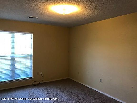 4th image of 10427 Kristen Dr S