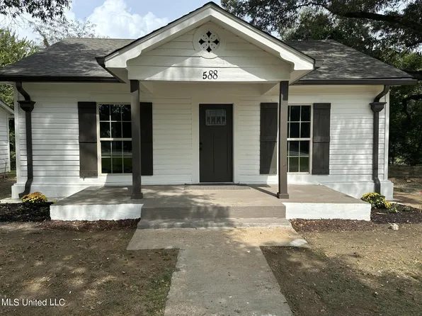 588 Martin Luther King Dr, Holly Springs, MS 38635