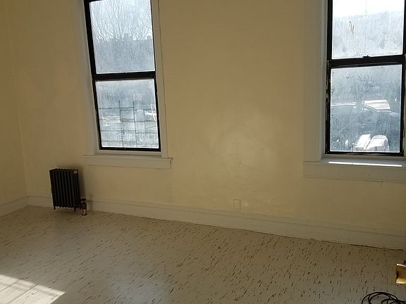 4th image of 481 Eastern Pkwy APT 4A