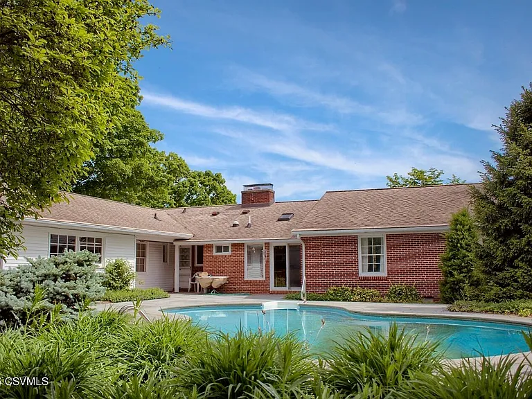 195 Fairmount Dr — Photo 3