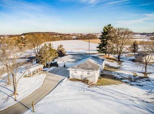 N3484 Pine Crest Ln, Hortonville, WI 54944