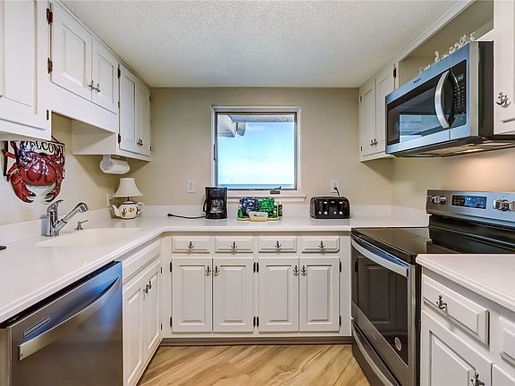 3rd image of 253 Sandcastles Ct