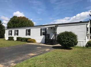 306 Oak Ave, Sturbridge, MA 01566