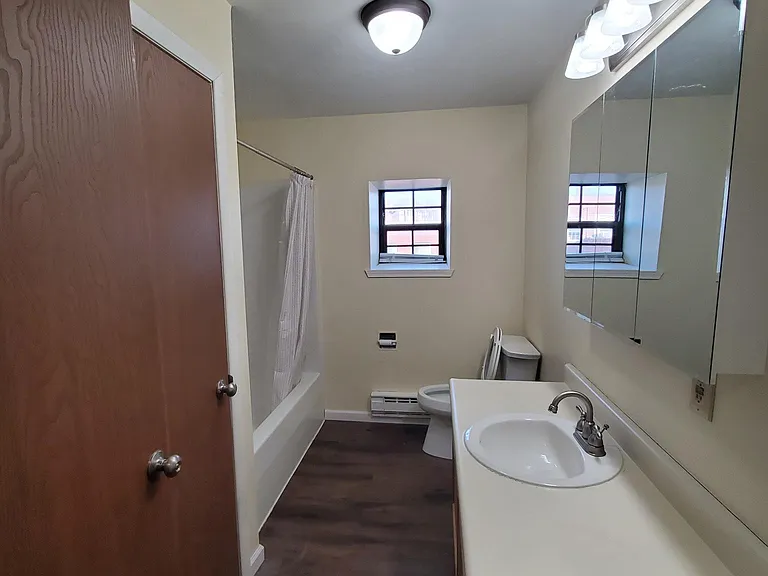 41 1st St #5 — Photo 10