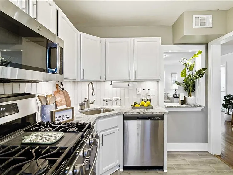 3660 Peachtree Rd NE #3H — Photo 13