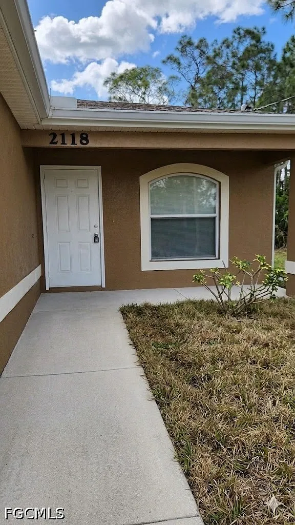 3 bed, 2.0 bath, 1200 sqft, $1,600 — Photo 2